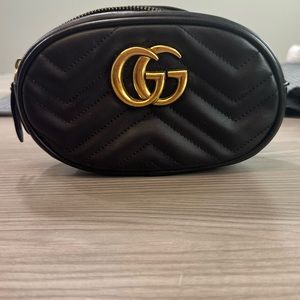 Gucci wallet/holder